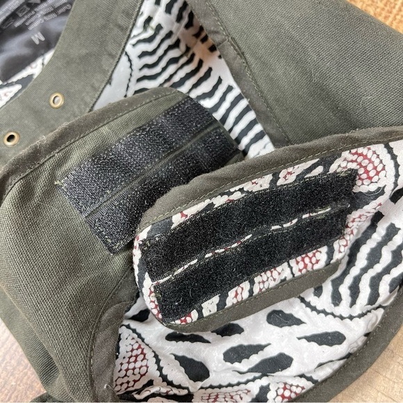 Outback Tails Oilskin Dog Coat Vaughan Springs Medium - Picture 7 of 11